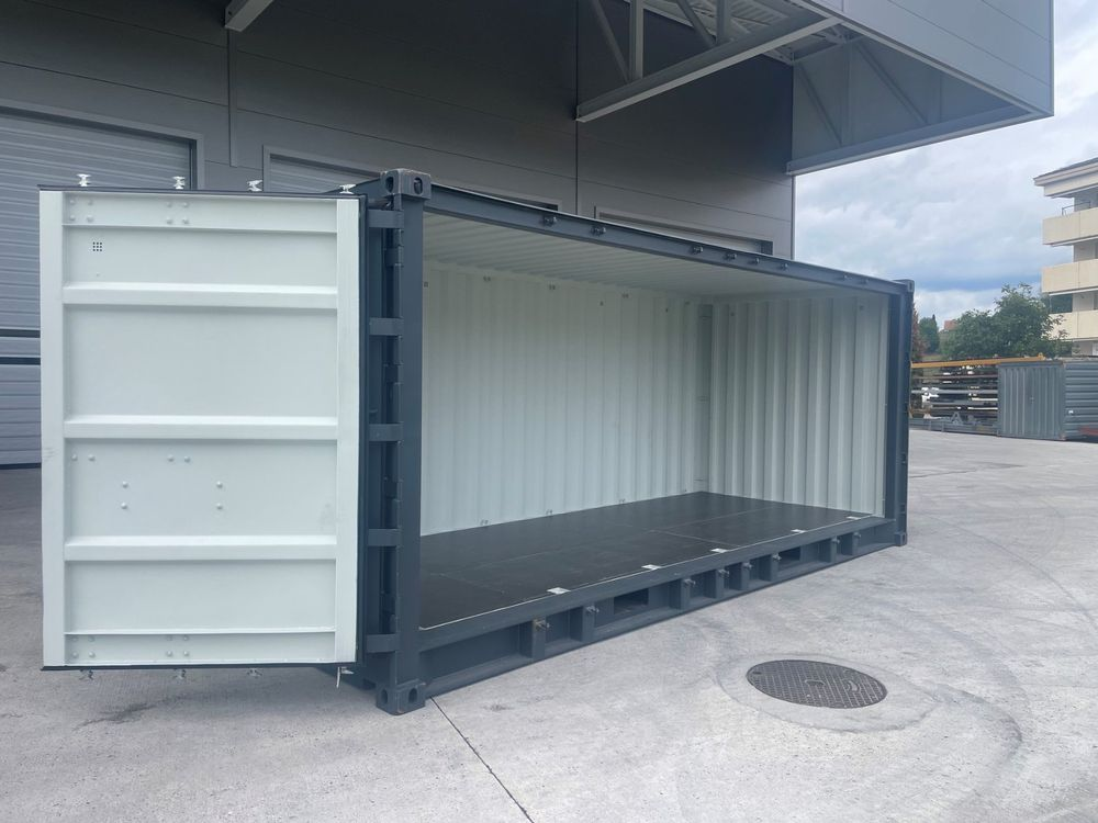 Shipping container 15 ft 8