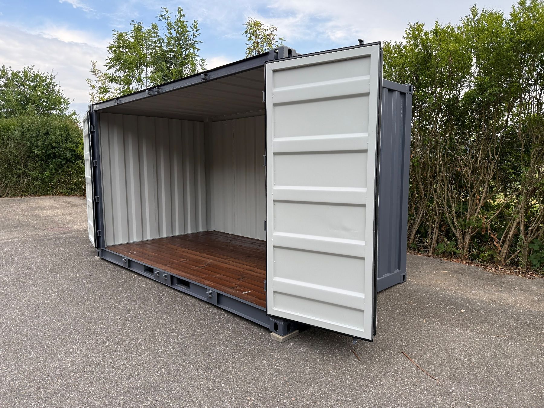 Shipping container 15 ft 6