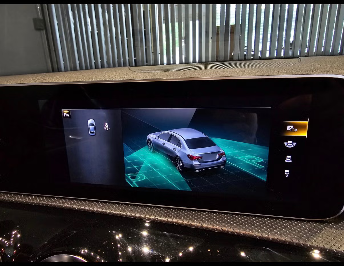 Mercedes-Benz A200 Sedan (AMG) 2019 16