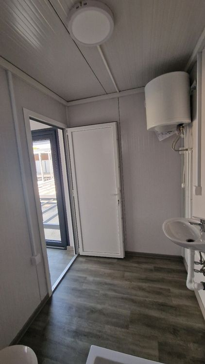 Shipping container 15 ft 23