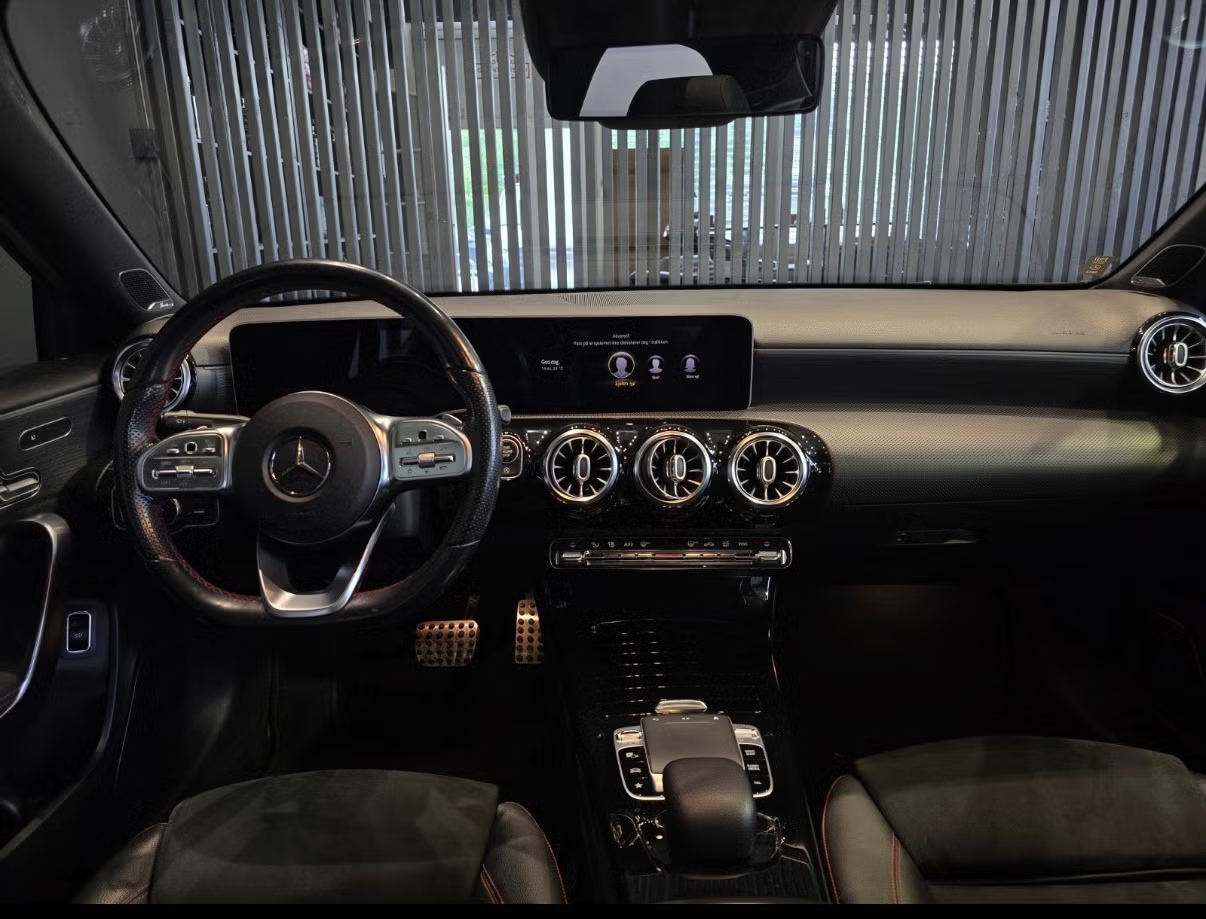 Mercedes-Benz A200 Sedan (AMG) 2019 29