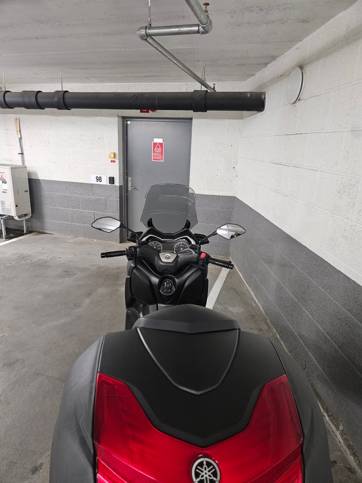 Yamaha X-Max 300 2020 8