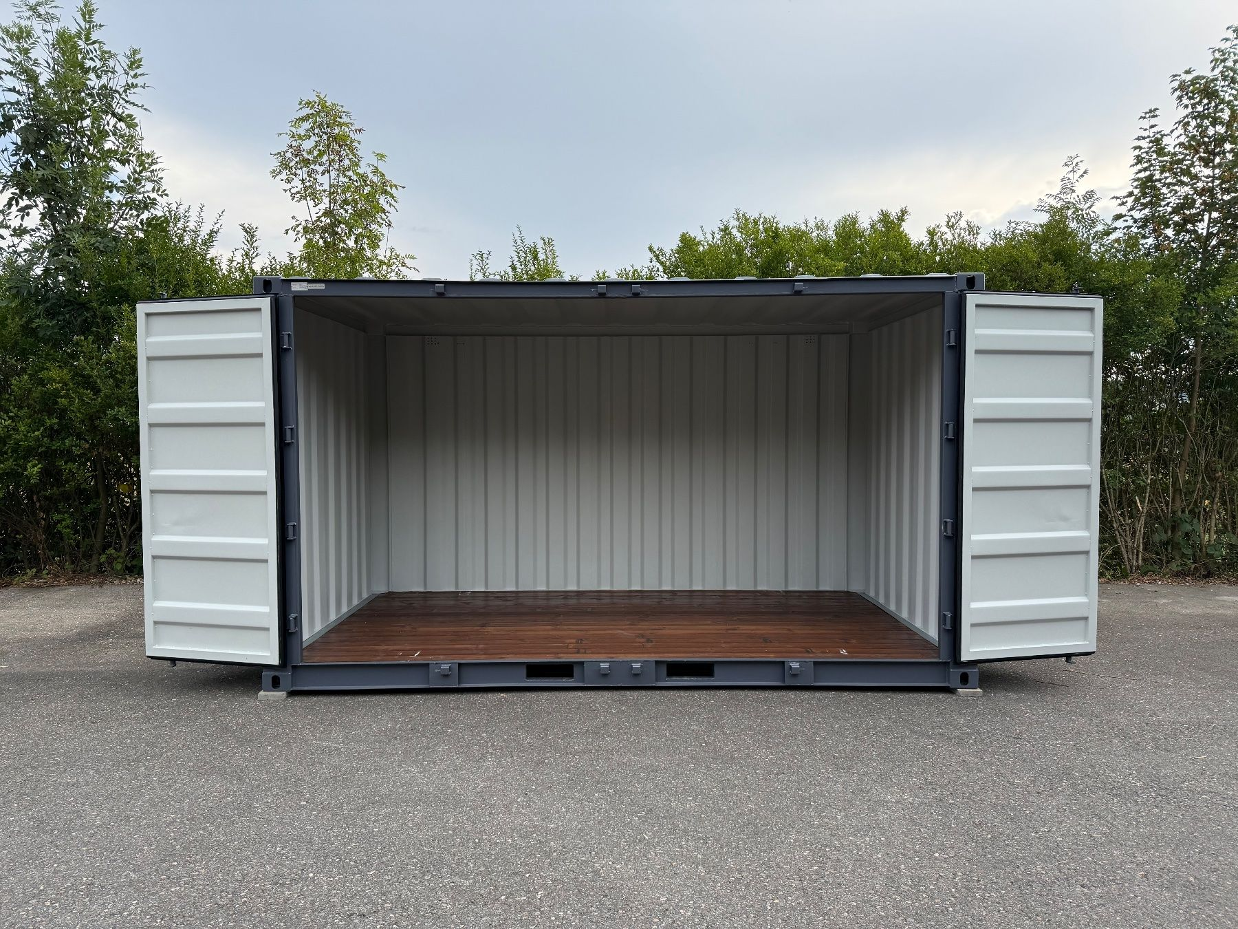 Shipping container 15 ft 7